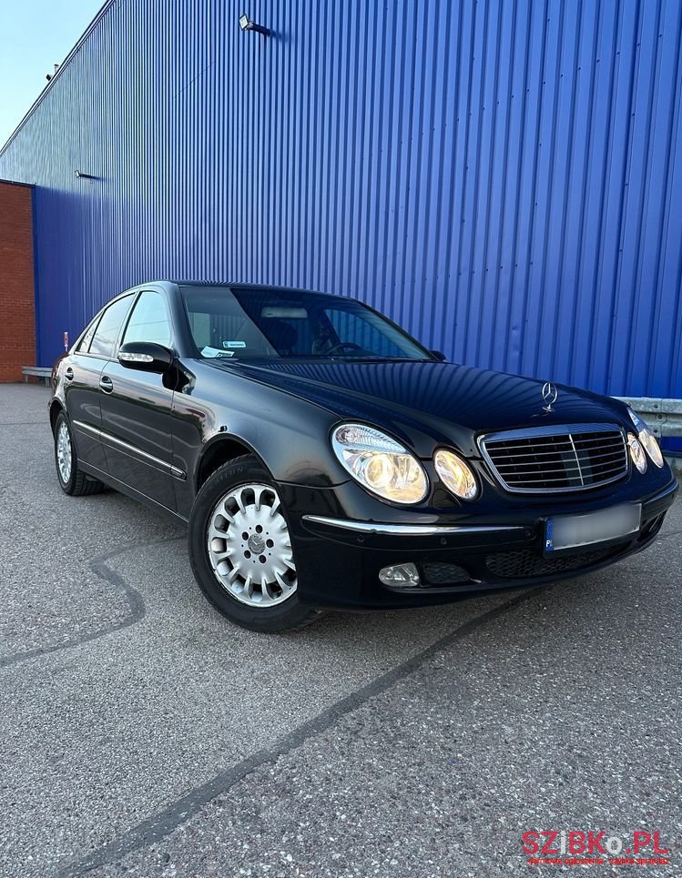 2002' Mercedes-Benz E-Class 320 Cdi Elegance photo #3