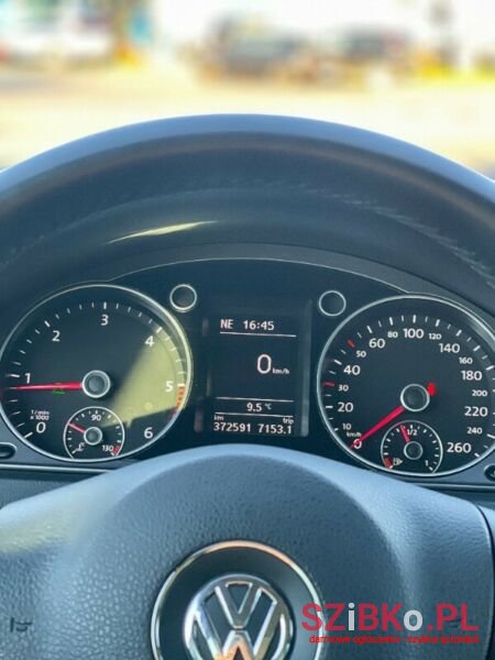 2011' Volkswagen Passat photo #5