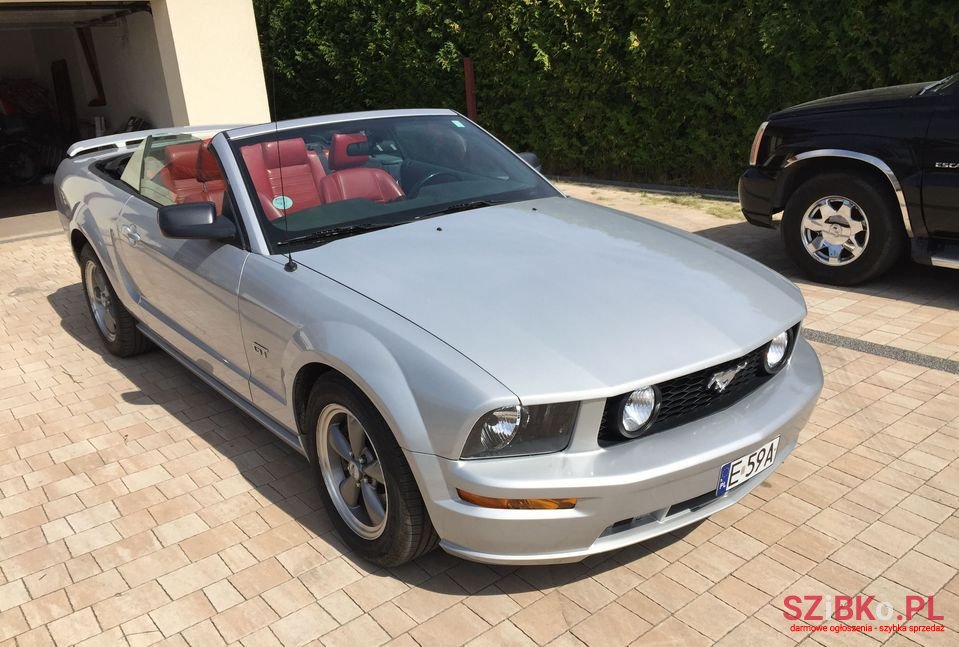 2005' Ford Mustang photo #4