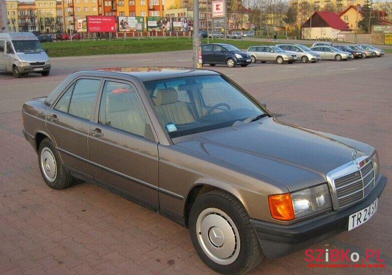 1988' Mercedes-Benz 190 photo #1