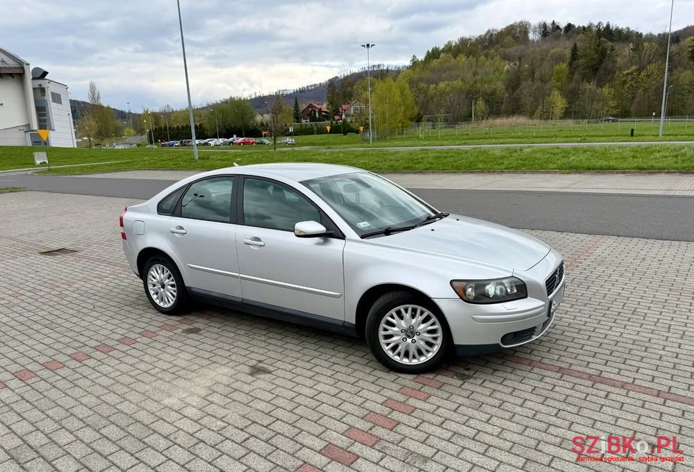 2003' Volvo S40 2.4I photo #1
