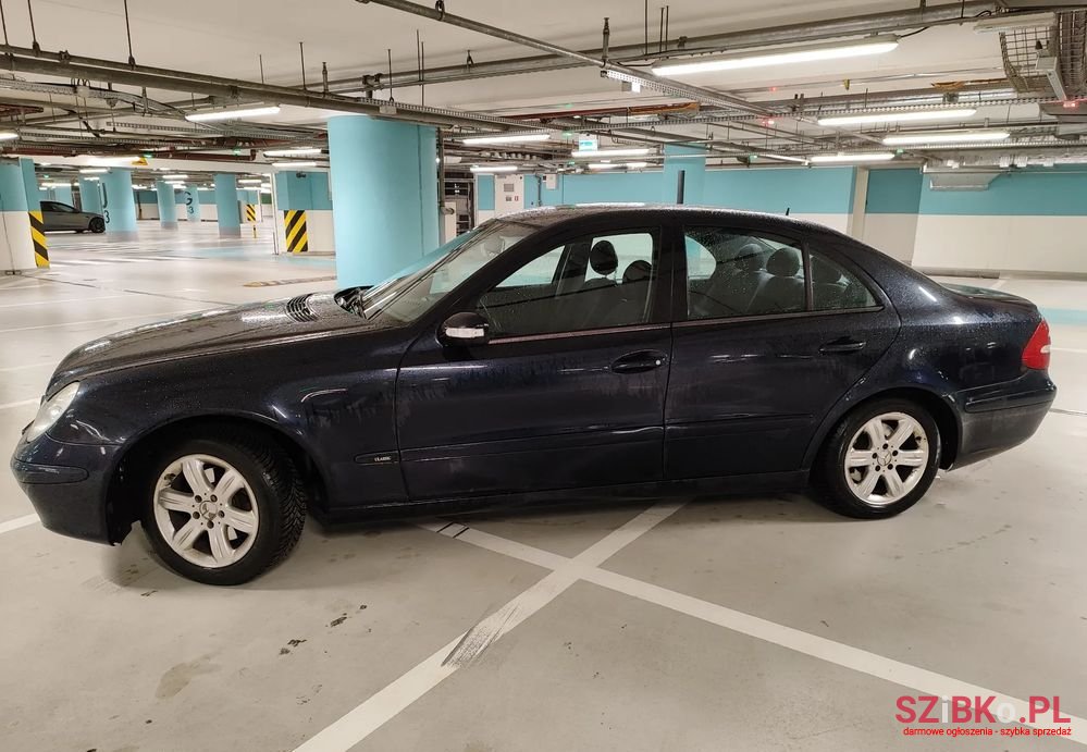 2003' Mercedes-Benz E-Class 240 Elegance photo #3
