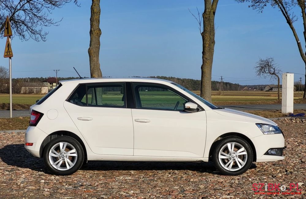2020' Skoda Fabia 1.0 Ambition photo #4