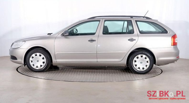 2011' Skoda Octavia photo #2