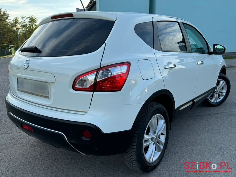 2011' Nissan Qashqai 2.0 Tekna Premium photo #3