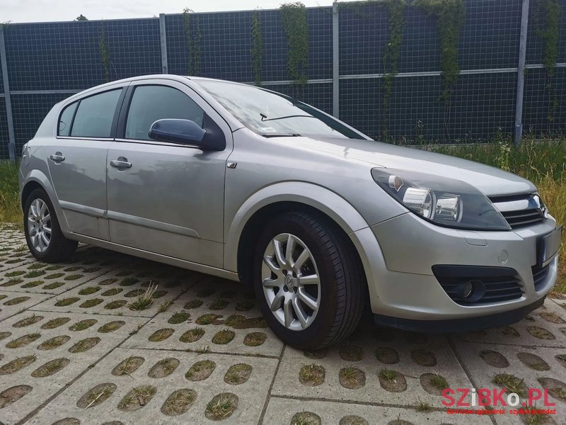 2005' Opel Astra photo #6