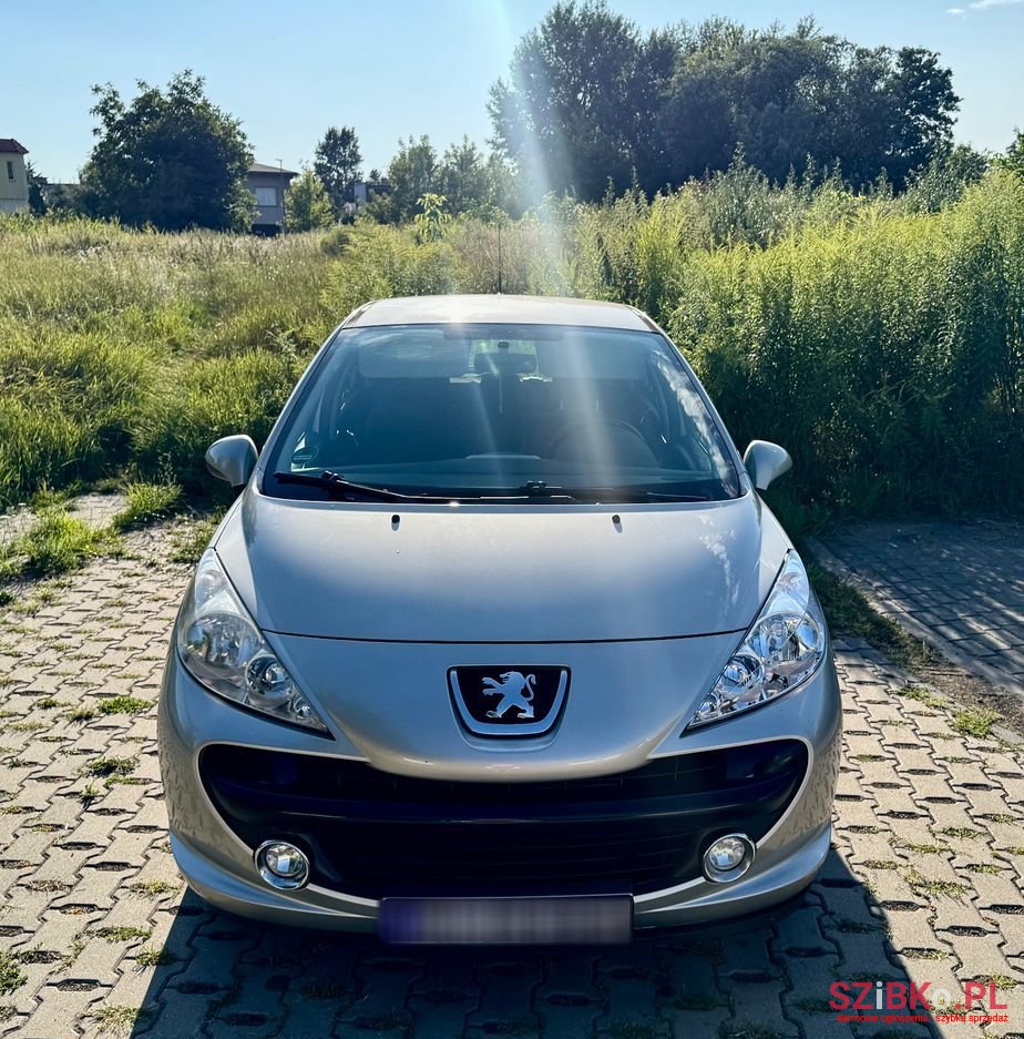 2010' Peugeot 207 photo #4