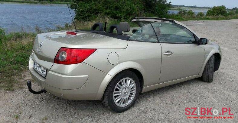 2008' Renault Megane photo #1