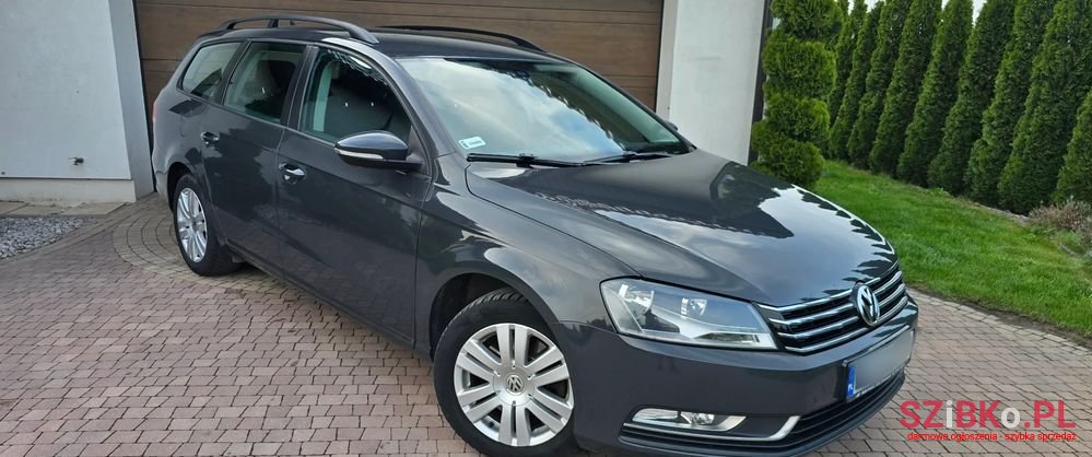 2011' Volkswagen Passat photo #1