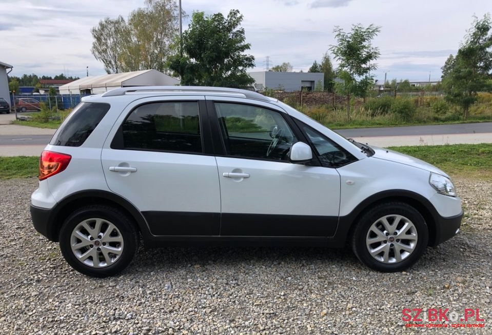 2010' Fiat Sedici photo #4