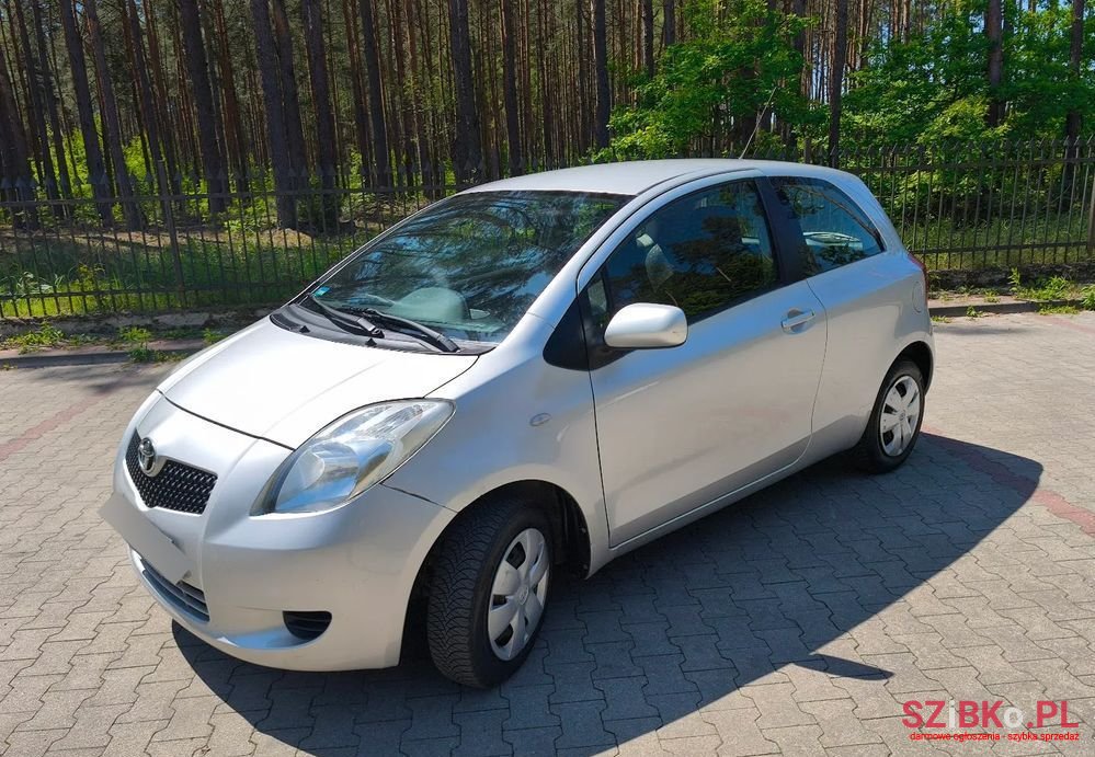 2006' Toyota Yaris 1.0 Luna photo #1