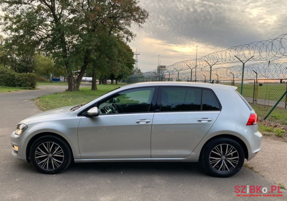 2016' Volkswagen Golf photo #6