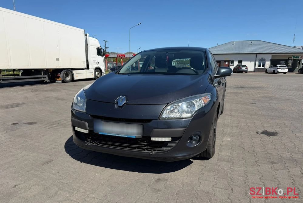 2010' Renault Megane 1.6 16V Expression Euro5 photo #2