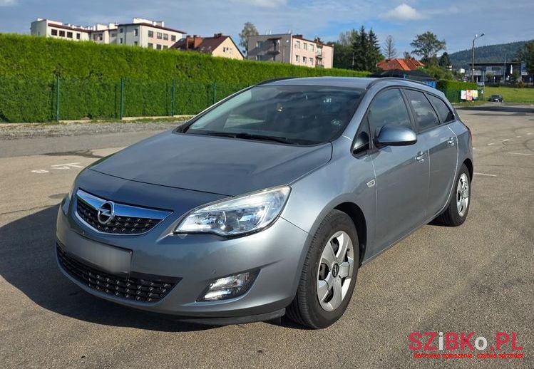 2012' Opel Astra 1.4 T Sport photo #3