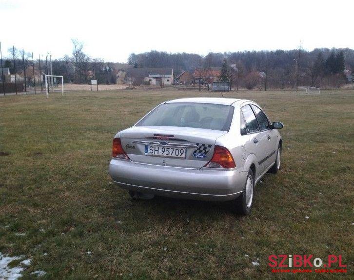 2001' Ford Focus photo #2