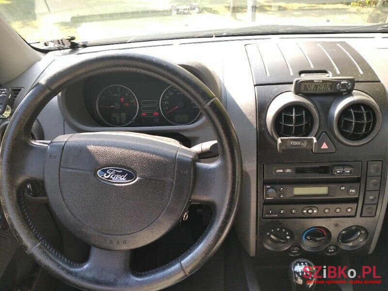 2004' Ford Fusion photo #3