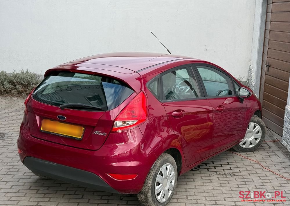 2010' Ford Fiesta 1.25 Titanium photo #3