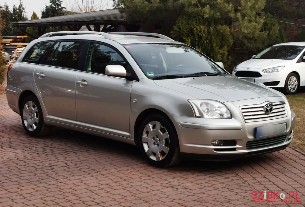 2005' Toyota Avensis 1.8 Vvt-I Combi Sol photo #2