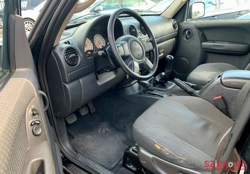 2003' Jeep Cherokee photo #2