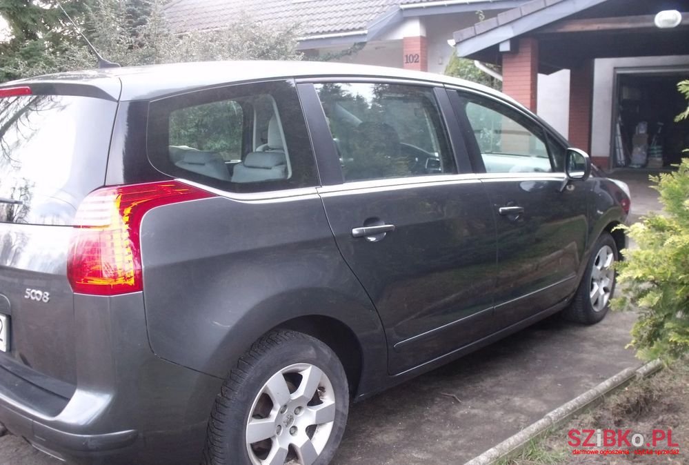 2010' Peugeot 5008 photo #4