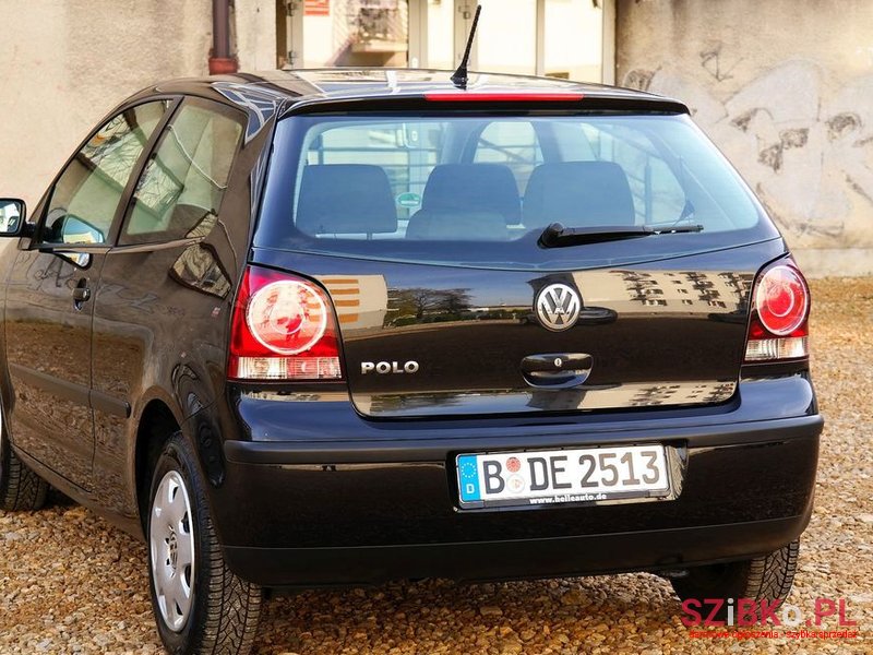 2005' Volkswagen Polo photo #3