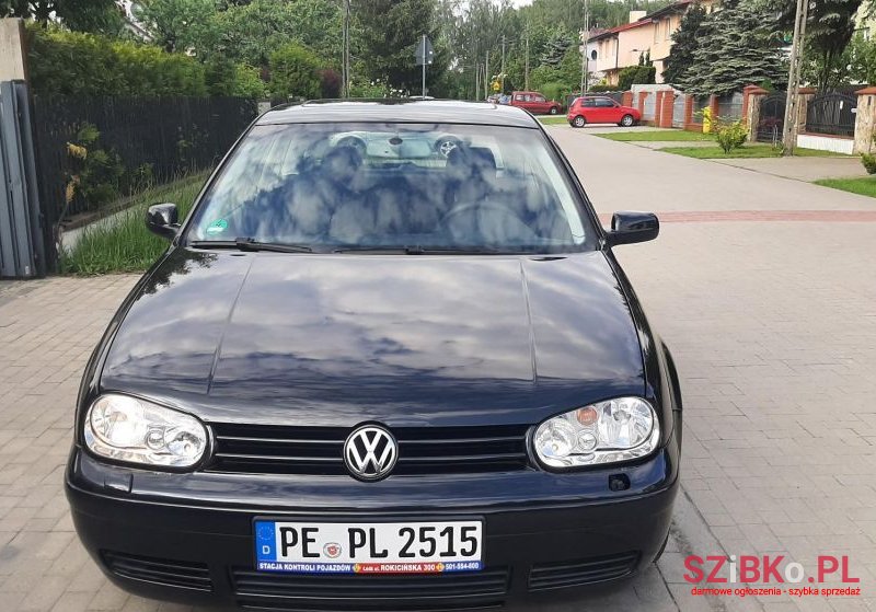 2003' Volkswagen Golf photo #3