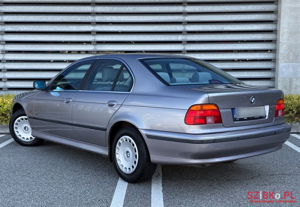 2000' BMW 5 Series 520I photo #4