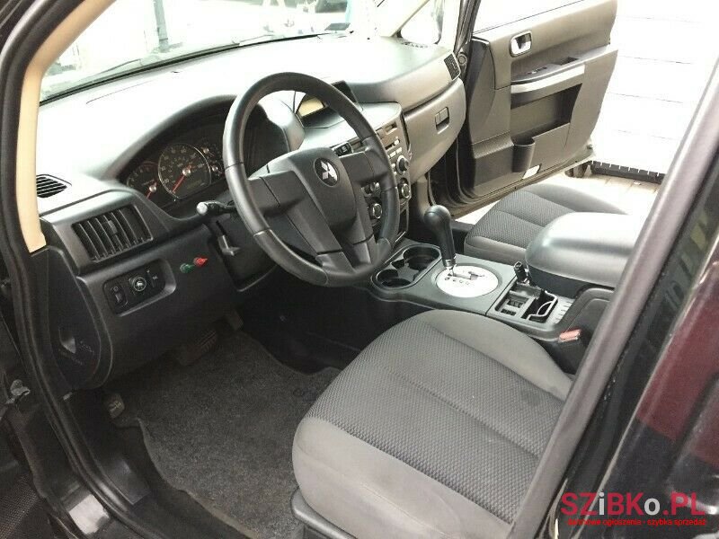 2007' Mitsubishi Pajero photo #3