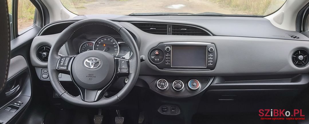 2018' Toyota Yaris photo #5