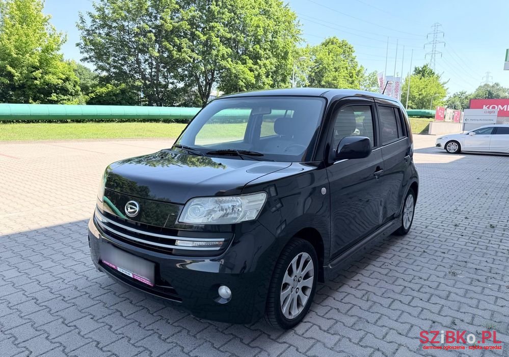 2010' Daihatsu Materia 1.3 photo #1