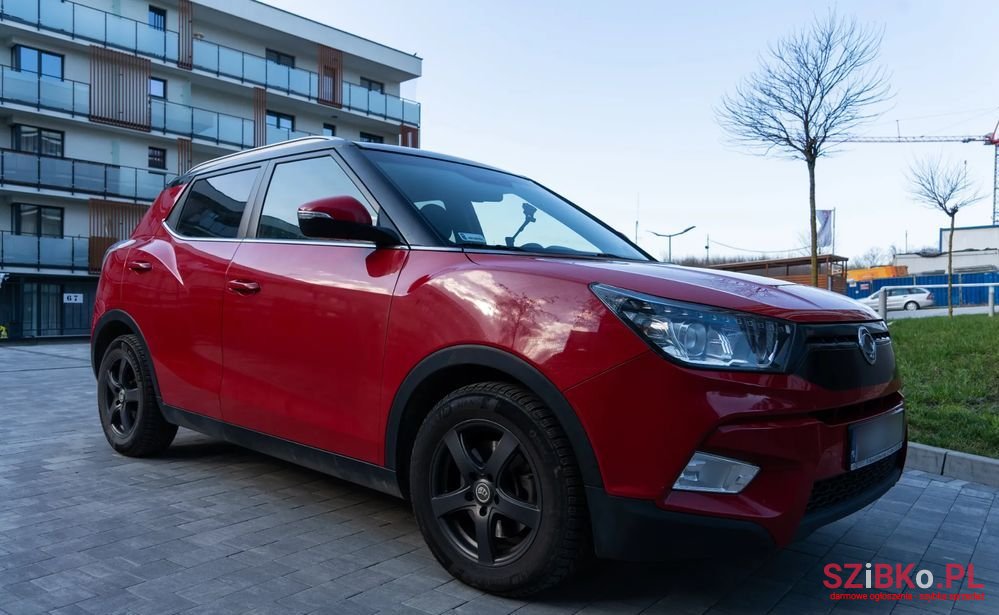2015' SsangYong Tivoli 1.6 Active photo #3