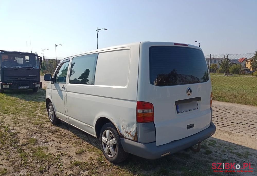 2008' Volkswagen Transporter photo #3