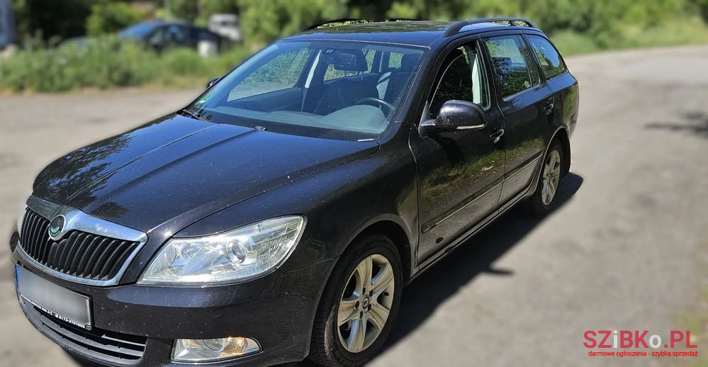 2011' Skoda Octavia 1.8 Tsi Elegance photo #2