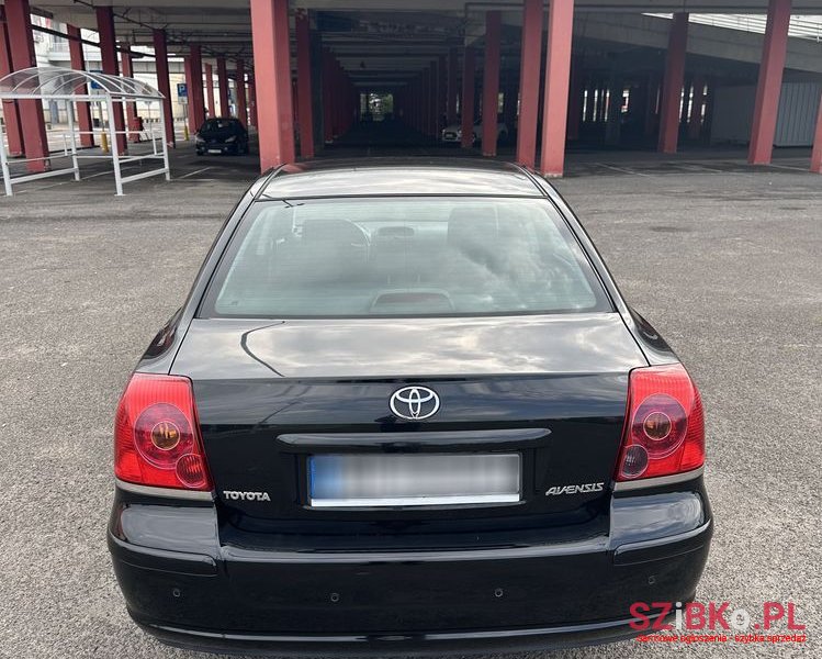 2005' Toyota Avensis photo #5