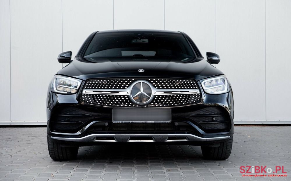 2019' Mercedes-Benz GLC photo #2