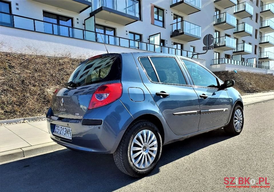 2006' Renault Clio photo #4