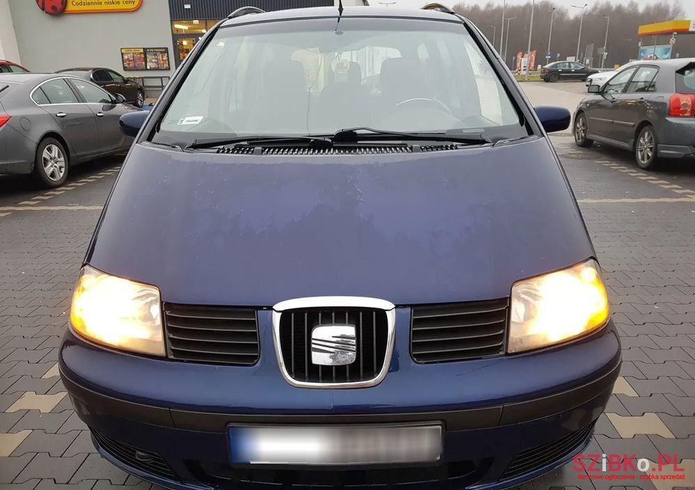 2004' Volkswagen Golf photo #5