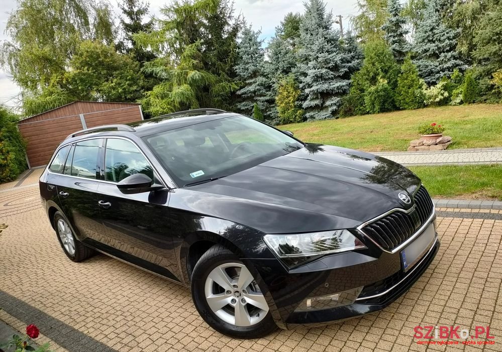 2016' Skoda Superb 2.0 Tdi Ambition photo #1