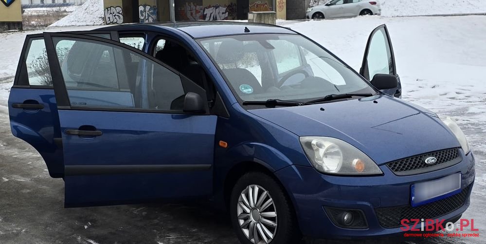 2008' Ford Fiesta photo #3