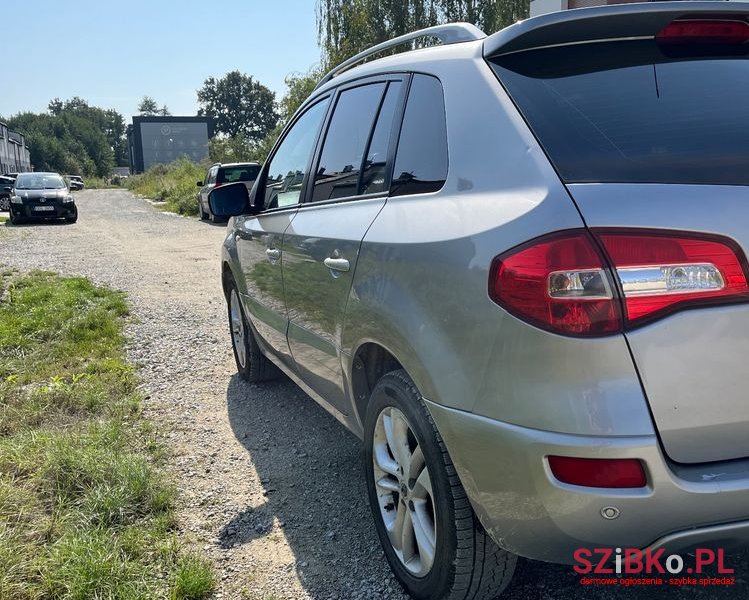 2010' Renault Koleos 2.0 Dci 4X4 Bose Edition photo #6