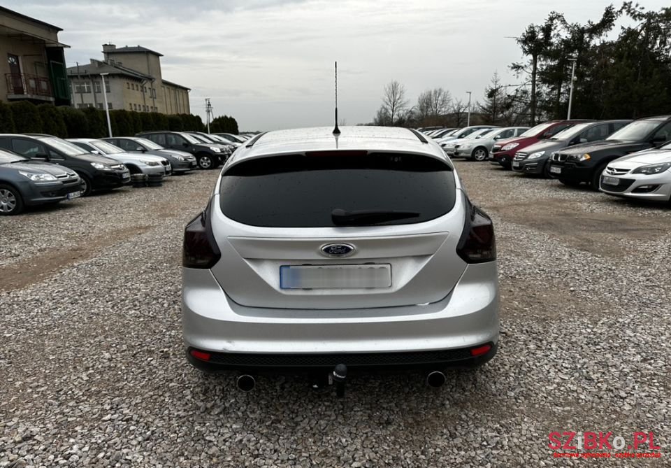 2011' Ford Focus photo #5