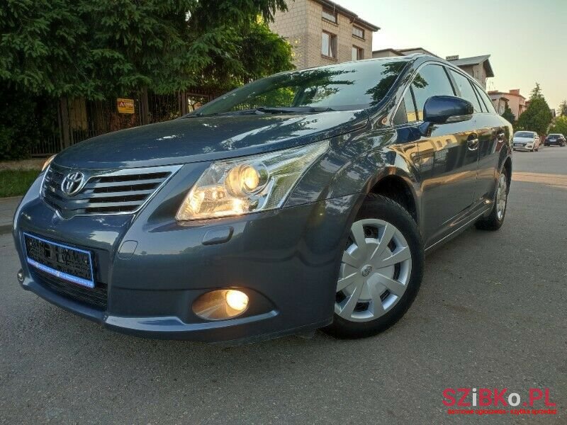 2009' Toyota Avensis photo #1