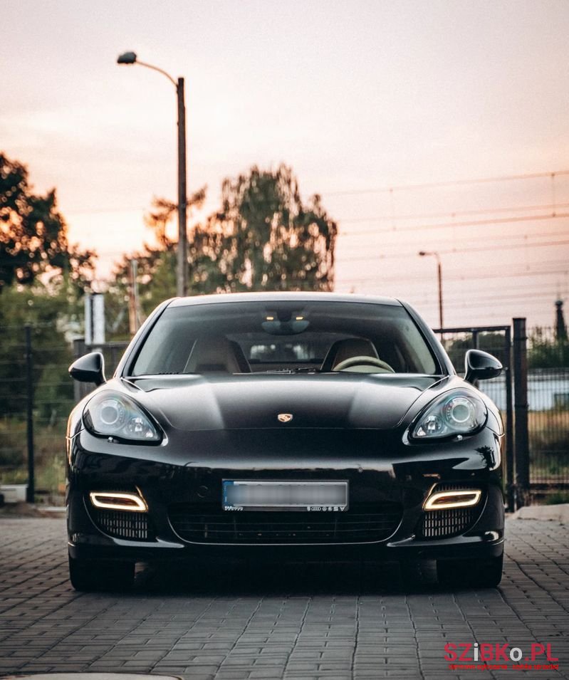 2011' Porsche Panamera Turbo Pdk photo #4