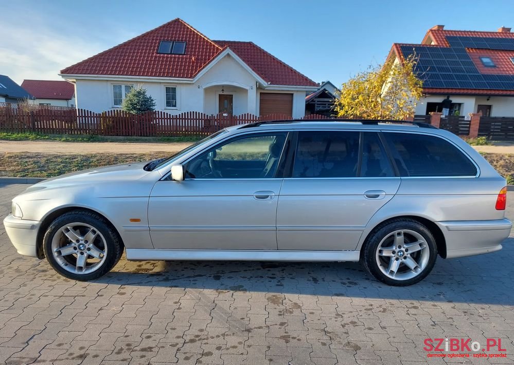 2003' BMW 5 Series 520D photo #1