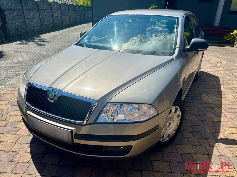 2012' Skoda Octavia 1.6 Tour photo #2