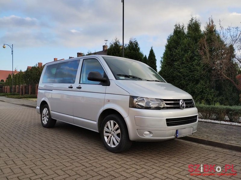 2010' Volkswagen Multivan photo #3