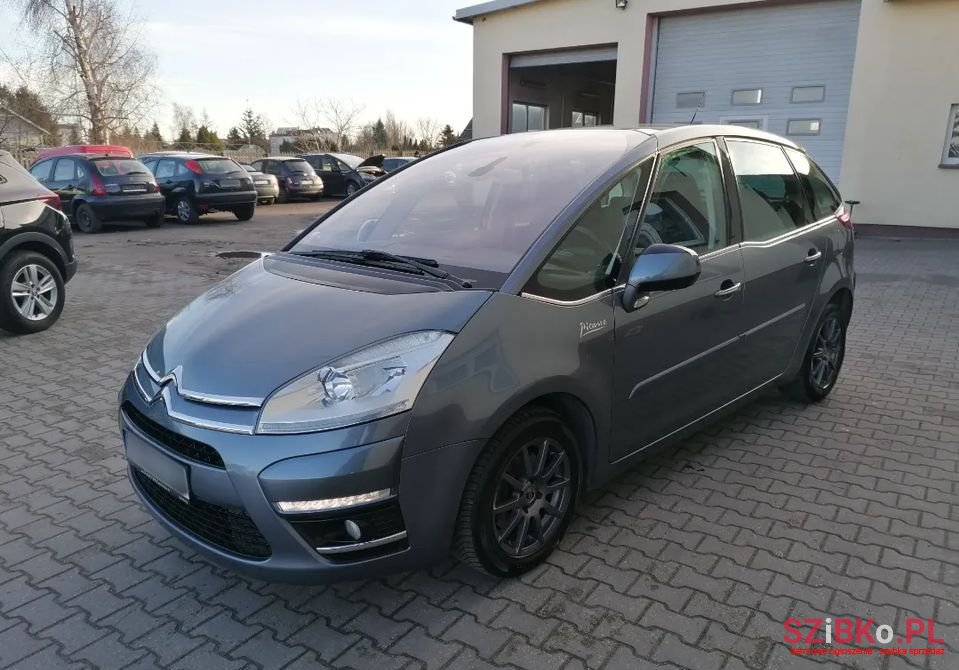 2012' Citroen C4 Picasso photo #4