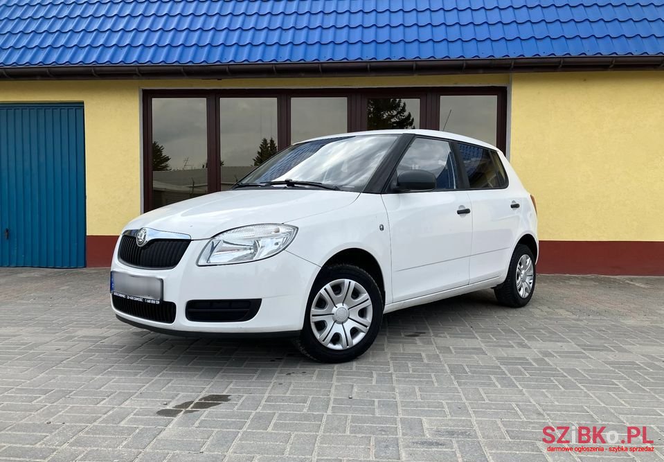 2009' Skoda Fabia photo #3