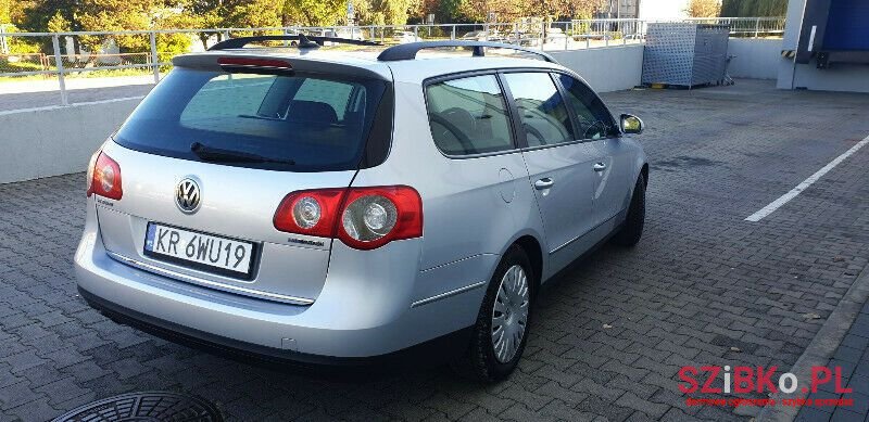2007' Volkswagen Passat photo #4