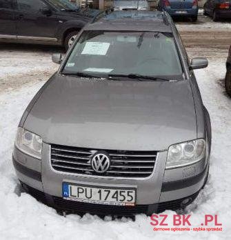 2002' Volkswagen Passat photo #3